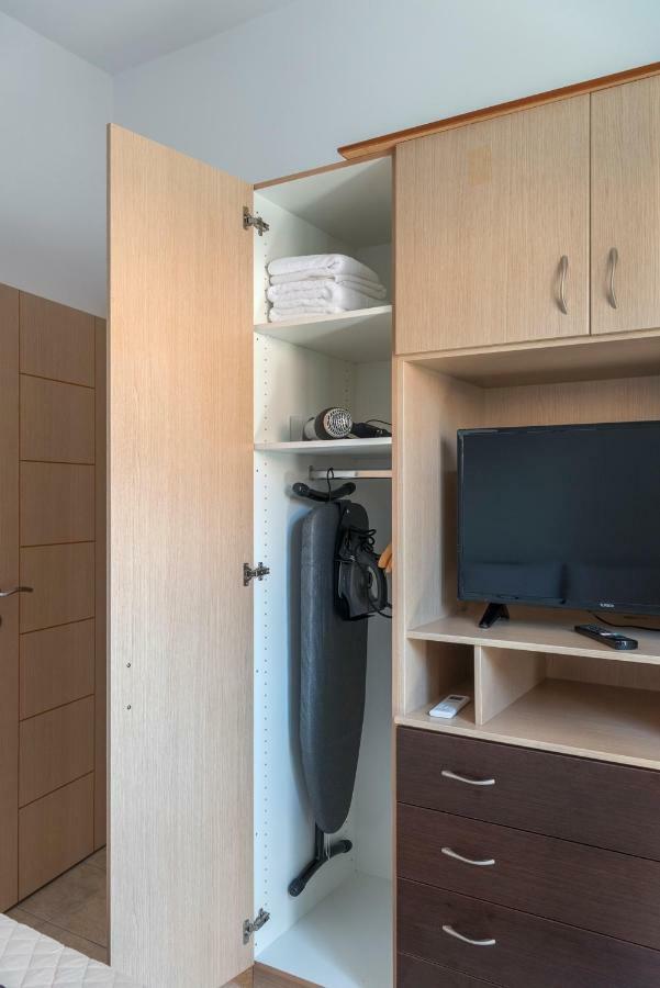Ethrionplus Two Rooms Apartments Balconies 100 M From The Port Ermoupoli Exteriör bild